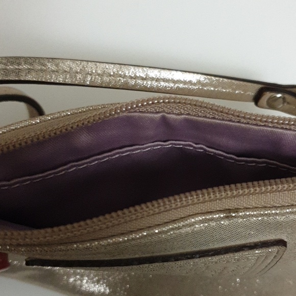 Coach wristlet - Picture 4 of 4